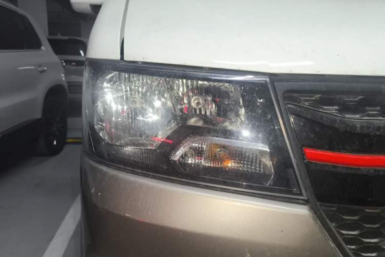 Used SRM New Haishi X30L 2025 1.6L Wealth Edition Van 2/5 Seats Front-mounted Air Conditioning Double Doors Right Front Headlight