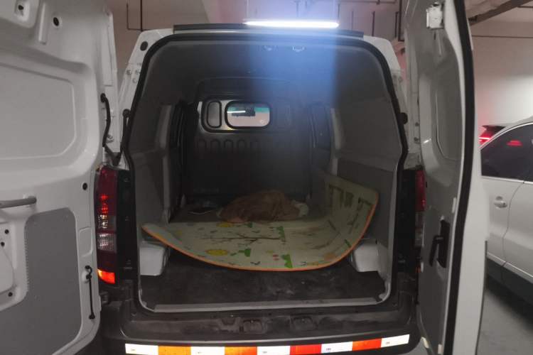 Used SRM New Haishi X30L 2025 1.6L Wealth Edition Van 2/5 Seats Front-mounted Air Conditioning Double Doors Trunk
