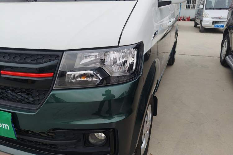 Used SRM New Haishi X30L 2025 1.5L Wealth Edition Minibus 5/6/7 Seats No Air Conditioning Double Doors Left Front Headlight