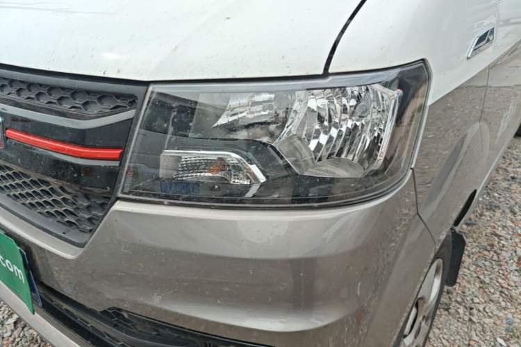 Used SRM New Haishi X30L 2025 1.5L Wealth Edition Minibus 5/6/7 Seats Central Air Conditioning Double Doors Left Front Headlight