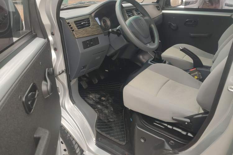 Used SRM Xiaohaishi X30 2024 1.5L Business Type Van 2/5 Seats Non-Air Conditioning Version SWJ15 Interior 3