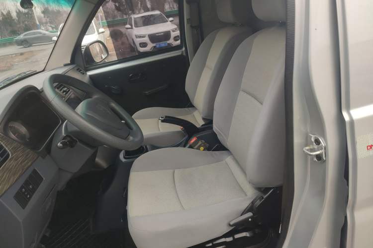 Used SRM Xiaohaishi X30 2024 1.5L Business Type Van 2/5 Seats Non-Air Conditioning Version SWJ15 Left Front Seat
