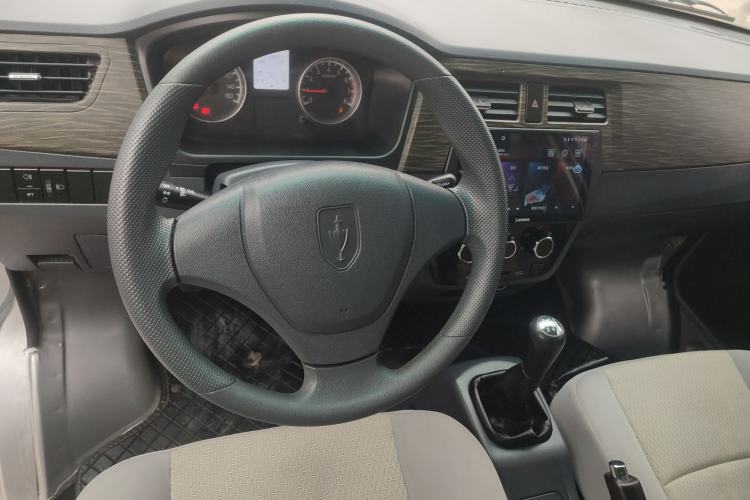 Used SRM Xiaohaishi X30 2024 1.5L Business Type Van 2/5 Seats Non-Air Conditioning Version SWJ15 Steering Wheel