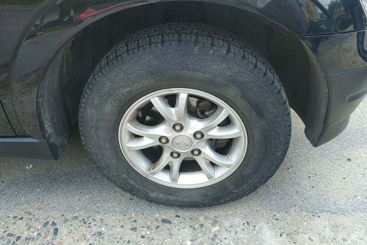 Used SsangYong Actyon 2011 2.0T Four-Wheel-Drive Luxury Diesel Edition Right Front Wheel Hub