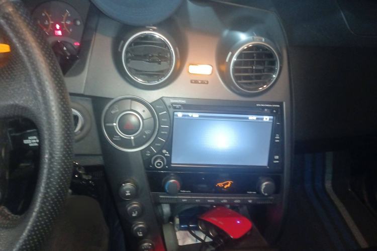 Used SsangYong Actyon 2011 2.0T Four-Wheel-Drive Luxury Diesel Edition Audio And AC Panel