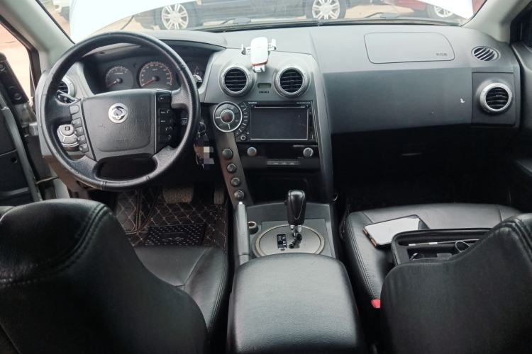 Used SsangYong Actyon 2011 2.0T Two-Wheel-Drive Luxury Diesel Edition Center Console