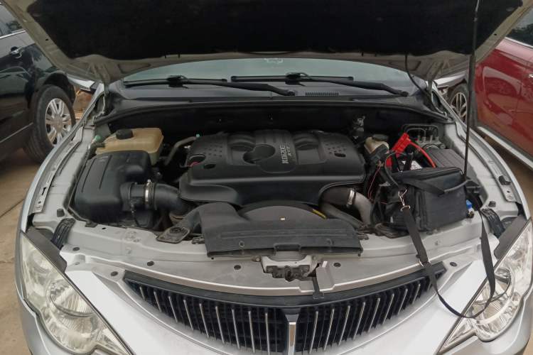 Used SsangYong Actyon 2011 2.0T Two-Wheel-Drive Luxury Diesel Edition Engine Bay
