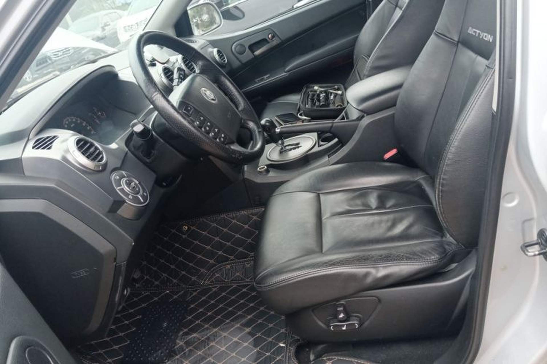 Used SsangYong Actyon 2011 2.0T Two-Wheel-Drive Luxury Diesel Edition Left Front Seat