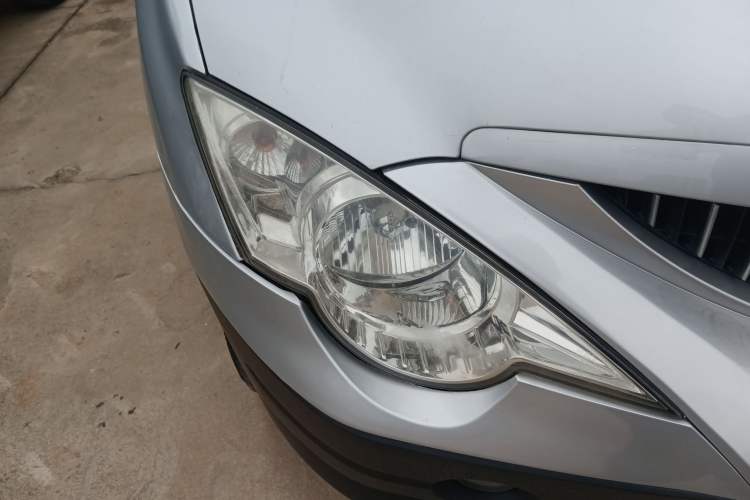 Used SsangYong Actyon 2011 2.0T Two-Wheel-Drive Luxury Diesel Edition Right Front Headlight