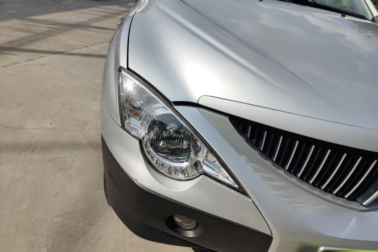 Used SsangYong Actyon 2011 2.0T Four-Wheel-Drive Luxury Diesel Edition Right Front Headlight