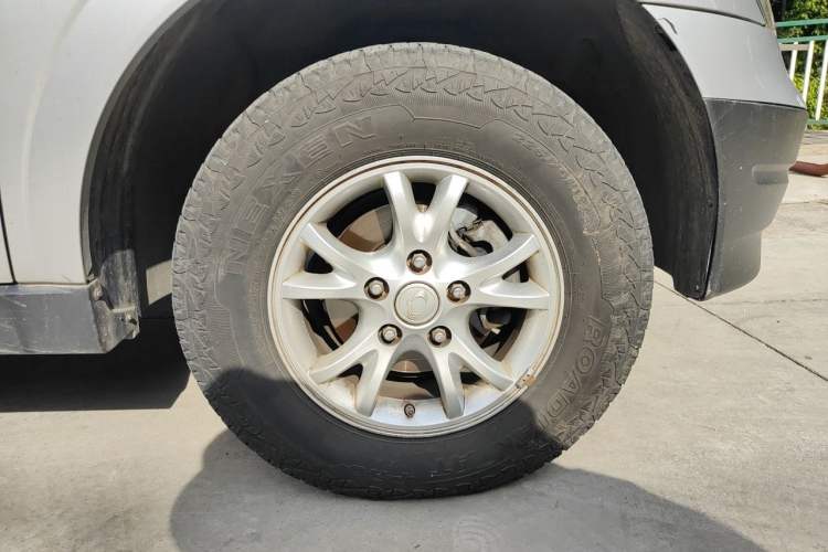 Used SsangYong Actyon 2011 2.0T Four-Wheel-Drive Luxury Diesel Edition Right Front Wheel Hub