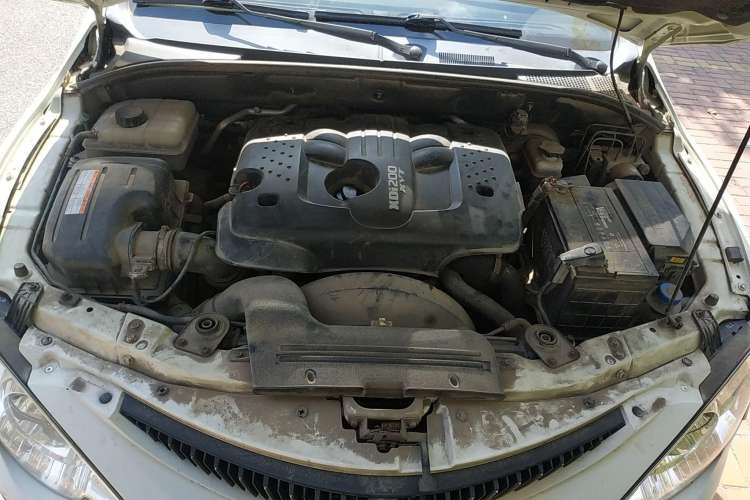 Used SsangYong Actyon 2011 2.0T Two-Wheel Drive Elite Diesel Edition Engine Bay