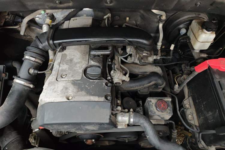 Used SsangYong Actyon 2014 2.3L Two-Wheel Drive Manual Transmission Entry-Level Gasoline Version Engine Bay