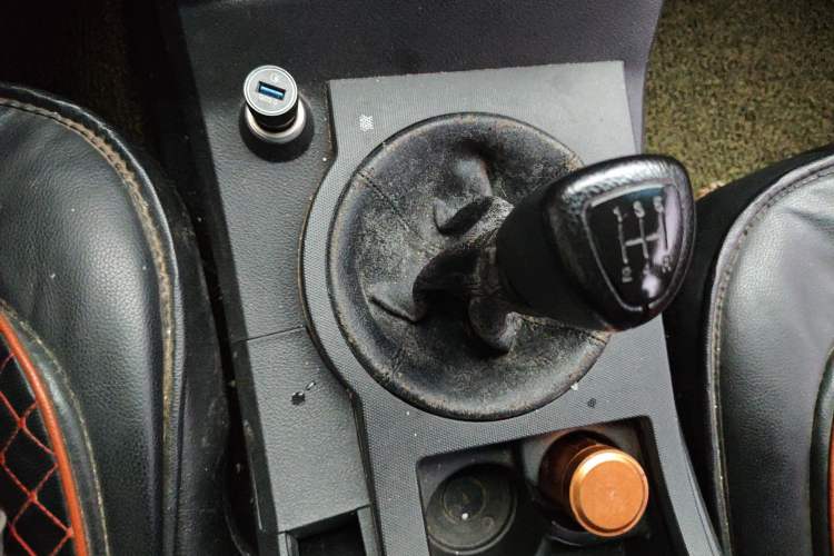 Used SsangYong Actyon 2014 2.3L Two-Wheel Drive Manual Transmission Entry-Level Gasoline Version Gear Lever