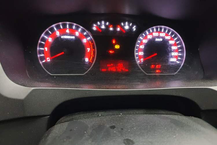 Used SsangYong Actyon 2014 2.3L Two-Wheel Drive Manual Transmission Entry-Level Gasoline Version Odometer Close Up