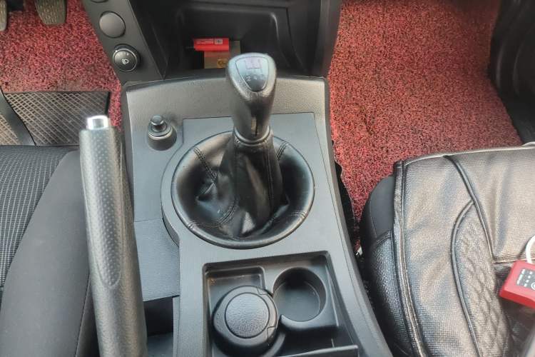 Used SsangYong Actyon 2014 2.3L Two-Wheel Drive Manual Transmission Entry-Level Gasoline Version Gear Lever