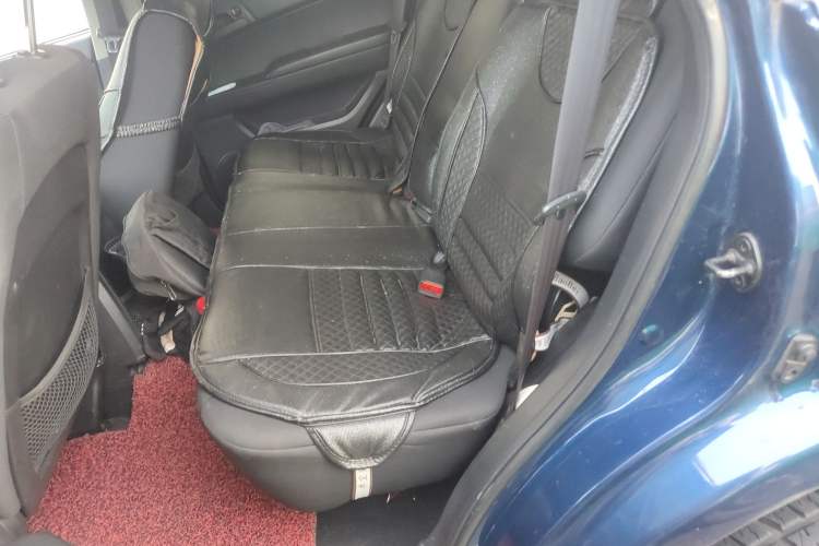 Used SsangYong Actyon 2014 2.3L Two-Wheel Drive Manual Transmission Entry-Level Gasoline Version Left Rear Seat