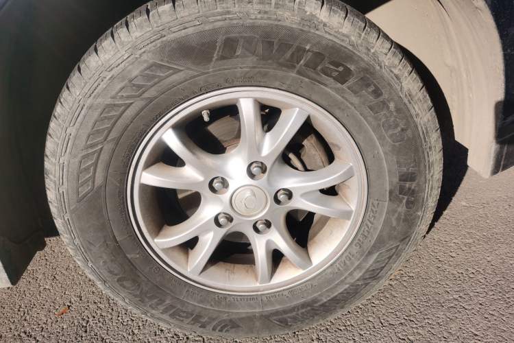 Used SsangYong Actyon 2014 2.3L Two-Wheel Drive Automatic Elite Gasoline Version Right Front Wheel Hub