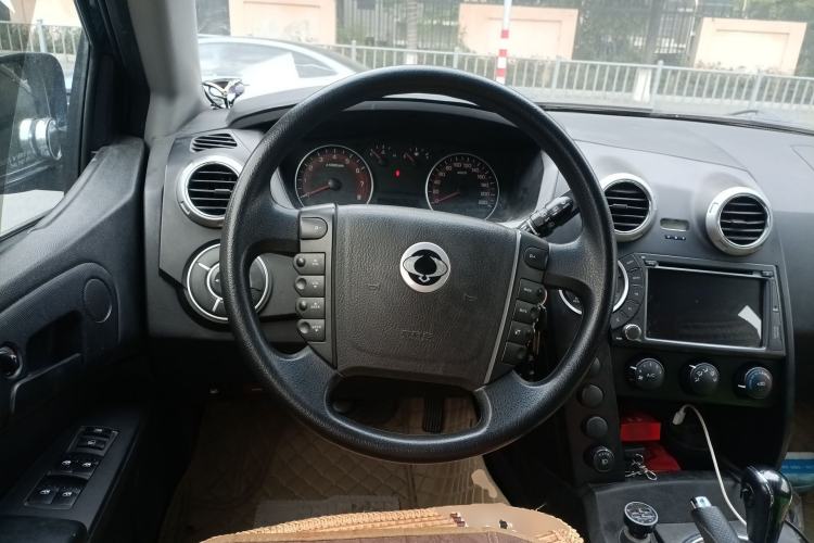 Used SsangYong Actyon 2014 2.3L Two-Wheel Drive Automatic Comfort Edition Gasoline-powered Steering Wheel
