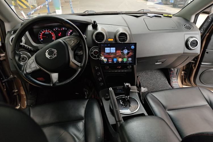 Used SsangYong Actyon 2014 2.0T Four-Wheel Drive Automatic Luxury Diesel Edition Center Console