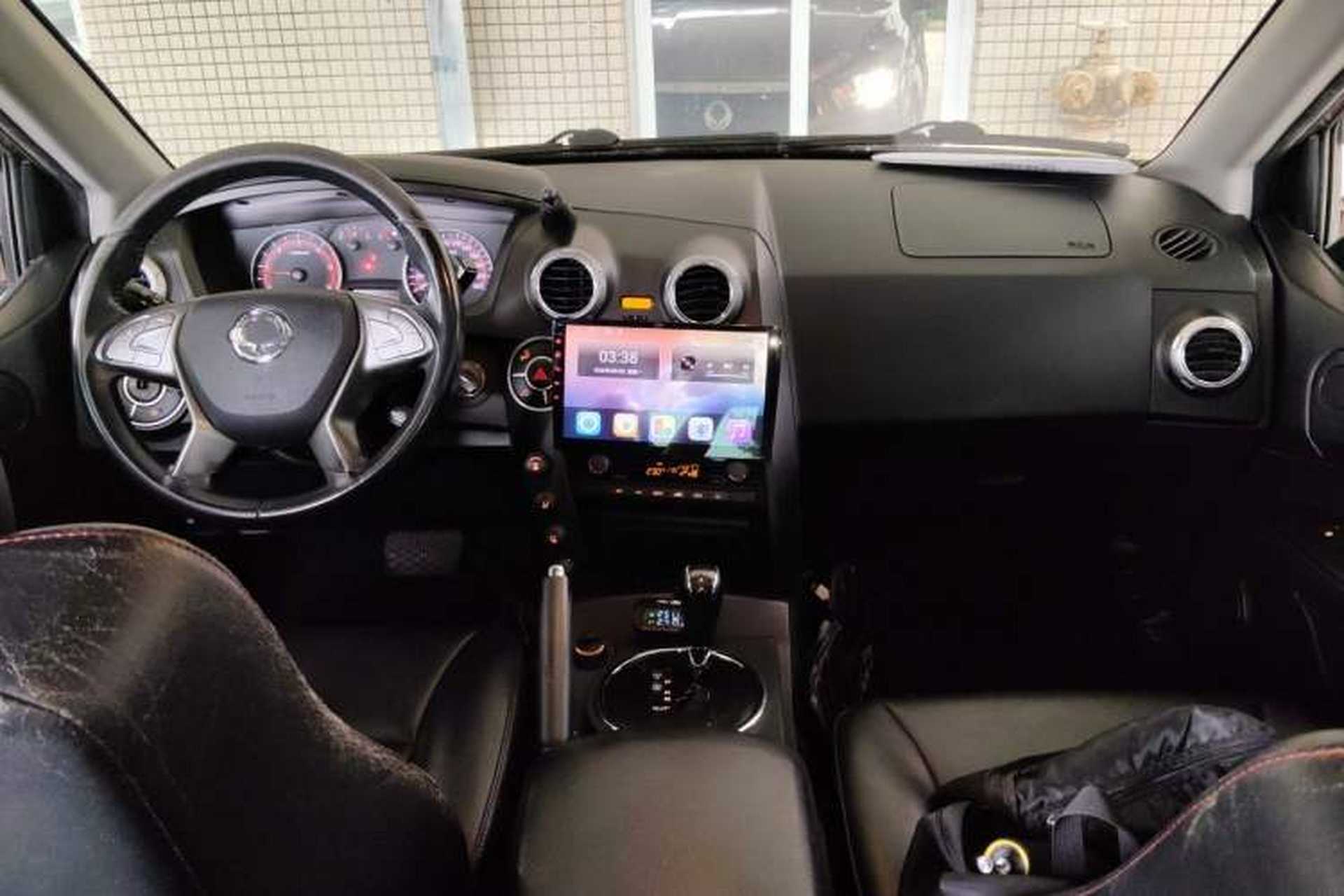 Used SsangYong Actyon 2014 2.0T Four-Wheel Drive Automatic Luxury Diesel Edition Center Console