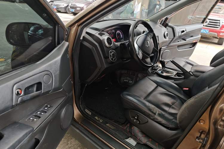 Used SsangYong Actyon 2014 2.0T Four-Wheel Drive Automatic Luxury Diesel Edition Driver Seat