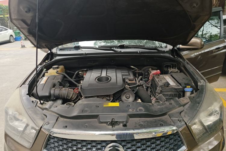 Used SsangYong Actyon 2014 2.0T Four-Wheel Drive Automatic Luxury Diesel Edition Engine Bay