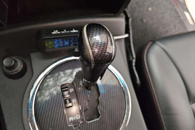 Used SsangYong Actyon 2014 2.0T Four-Wheel Drive Automatic Luxury Diesel Edition Gear Lever