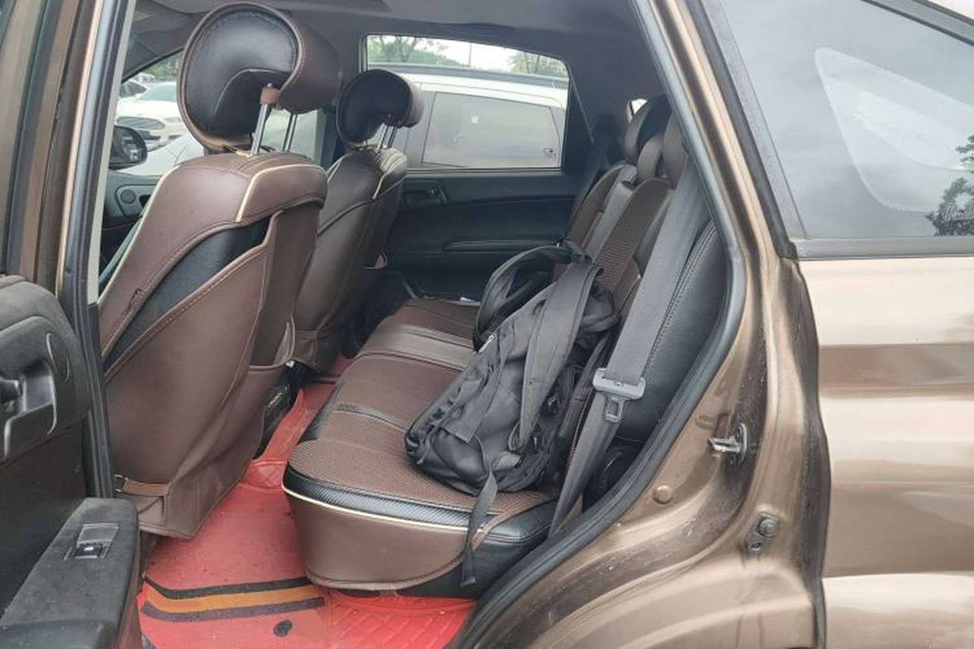 Used SsangYong Actyon 2014 2.3L Two-Wheel Drive Automatic Comfort Edition Gasoline-powered Left Rear Seat