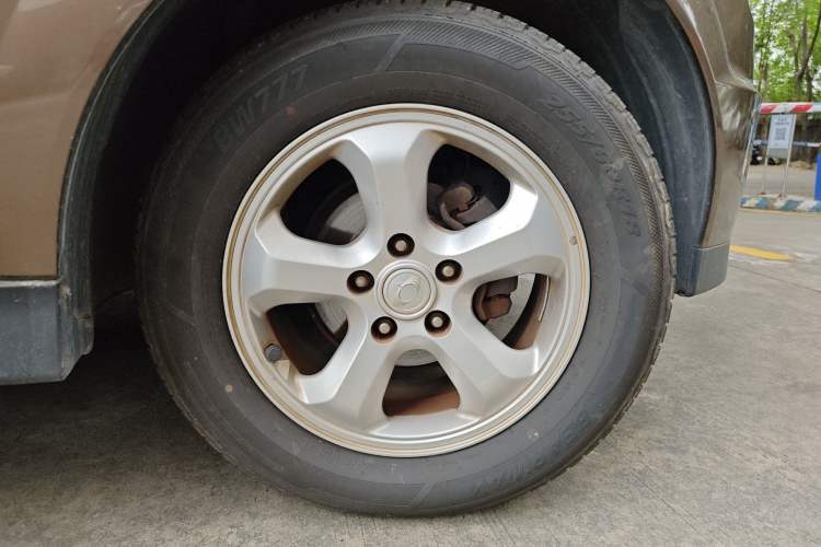 Used SsangYong Actyon 2014 2.0T Four-Wheel Drive Automatic Luxury Diesel Edition Right Front Wheel Hub