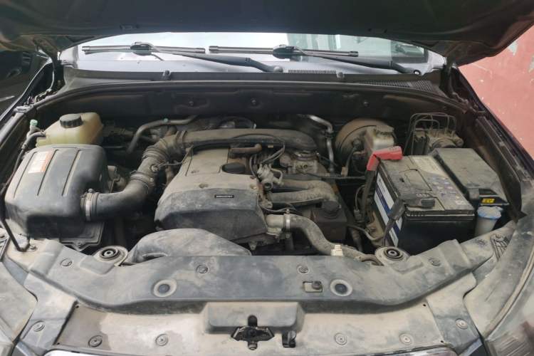 Used SsangYong Actyon 2014 2.3L Two-Wheel Drive Automatic Comfort Edition Gasoline-powered Engine Bay
