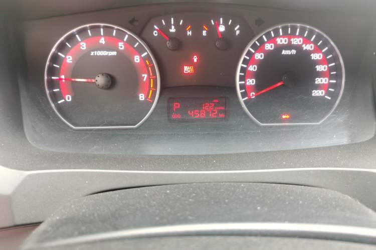 Used SsangYong Actyon 2014 2.3L Two-Wheel Drive Automatic Comfort Edition Gasoline-powered Odometer Close Up