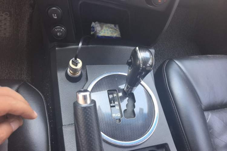 Used SsangYong Actyon 2014 2.0T Two-Wheel Drive Automatic Elite Diesel Edition Gear Lever