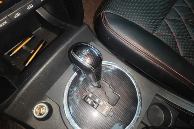 Used SsangYong Actyon 2014 2.0T Four-Wheel Drive Automatic Luxury Diesel Edition Gear Lever