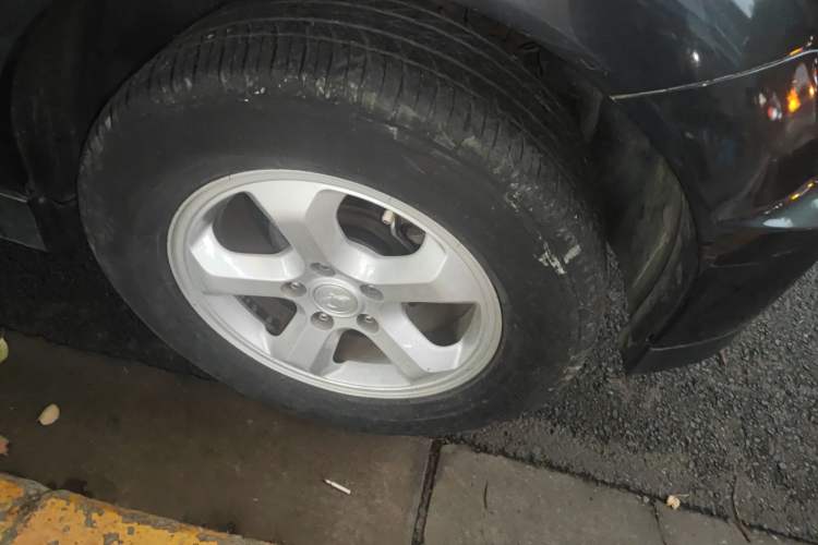 Used SsangYong Actyon 2014 2.0T Four-Wheel Drive Automatic Luxury Diesel Edition Right Front Wheel Hub