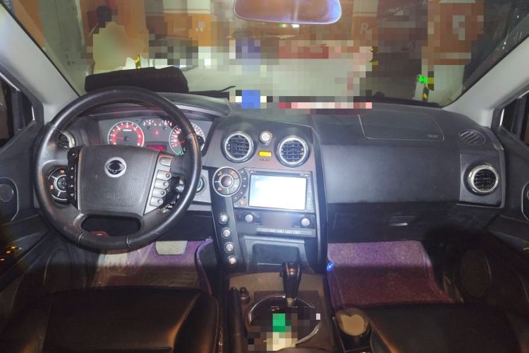 Used SsangYong Actyon 2014 2.0T Four-Wheel Drive Automatic Luxury Diesel Edition Center Console
