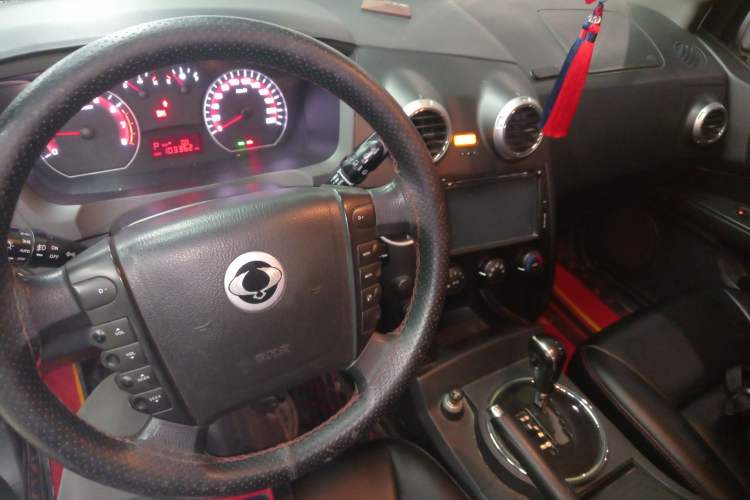 Used SsangYong Actyon 2014 2.3L Two-Wheel Drive Automatic Elite Gasoline Version Center Console