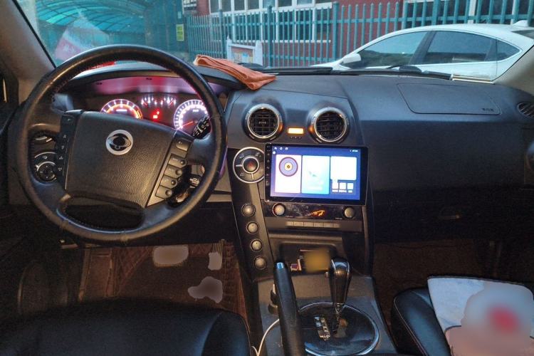 Used SsangYong Actyon 2014 2.0T Four-Wheel Drive Automatic Luxury Diesel Edition Center Console