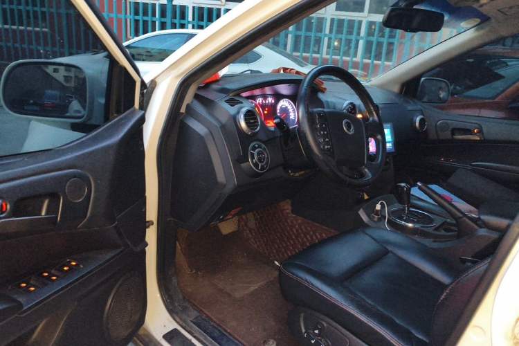 Used SsangYong Actyon 2014 2.0T Four-Wheel Drive Automatic Luxury Diesel Edition Driver Seat
