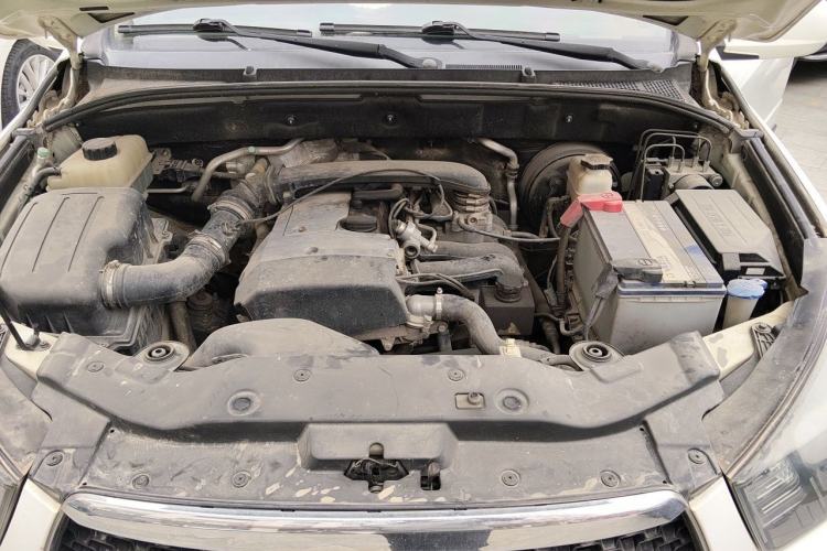 Used SsangYong Actyon 2014 2.3L Two-Wheel Drive Automatic Comfort Edition Gasoline-powered Engine Bay