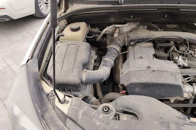 Used SsangYong Actyon 2014 2.3L Two-Wheel Drive Automatic Comfort Edition Gasoline-powered Engine Bay Right