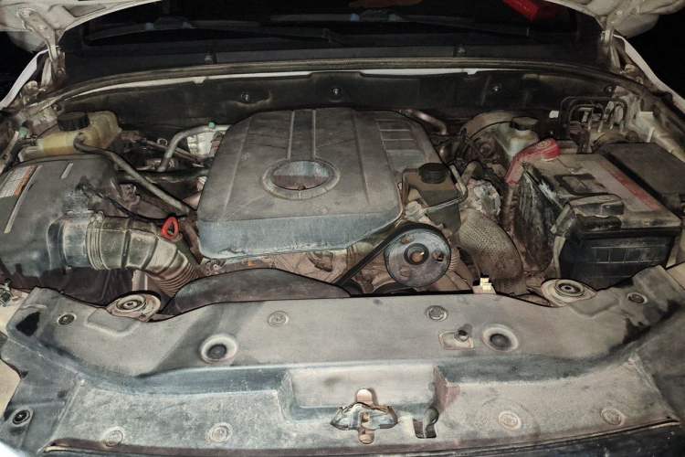 Used SsangYong Actyon 2014 2.0T Four-Wheel Drive Automatic Luxury Diesel Edition Engine Bay