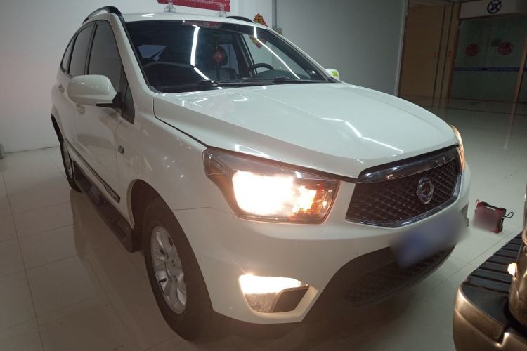 Used SsangYong Actyon 2014 2.3L Two-Wheel Drive Automatic Elite Gasoline Version Front Right 45 Deg
