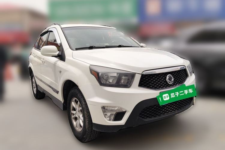 Used SsangYong Actyon 2014 2.3L Two-Wheel Drive Automatic Comfort Edition Gasoline-powered Front Right 45 Deg