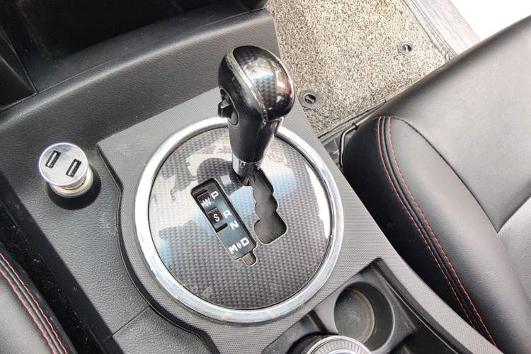 Used SsangYong Actyon 2014 2.3L Two-Wheel Drive Automatic Comfort Edition Gasoline-powered Gear Lever