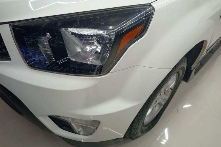 Used SsangYong Actyon 2014 2.3L Two-Wheel Drive Automatic Elite Gasoline Version Left Front Headlight