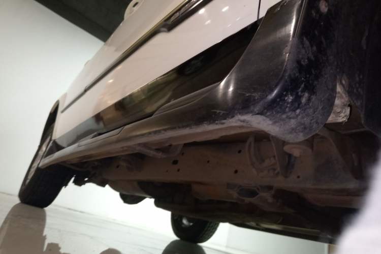 Used SsangYong Actyon 2014 2.3L Two-Wheel Drive Automatic Elite Gasoline Version Right Side Sill