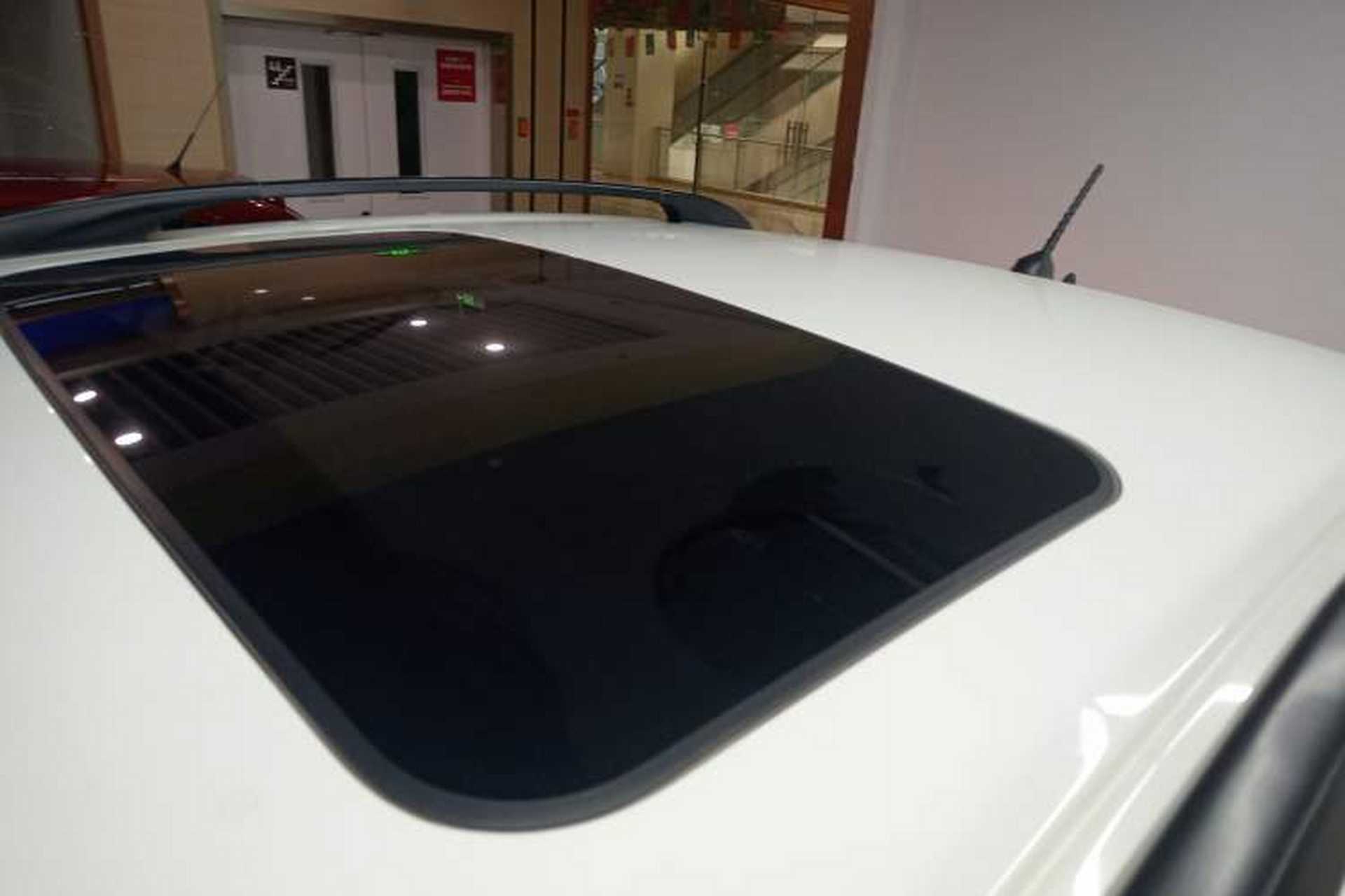 Used SsangYong Actyon 2014 2.3L Two-Wheel Drive Automatic Elite Gasoline Version Roof
