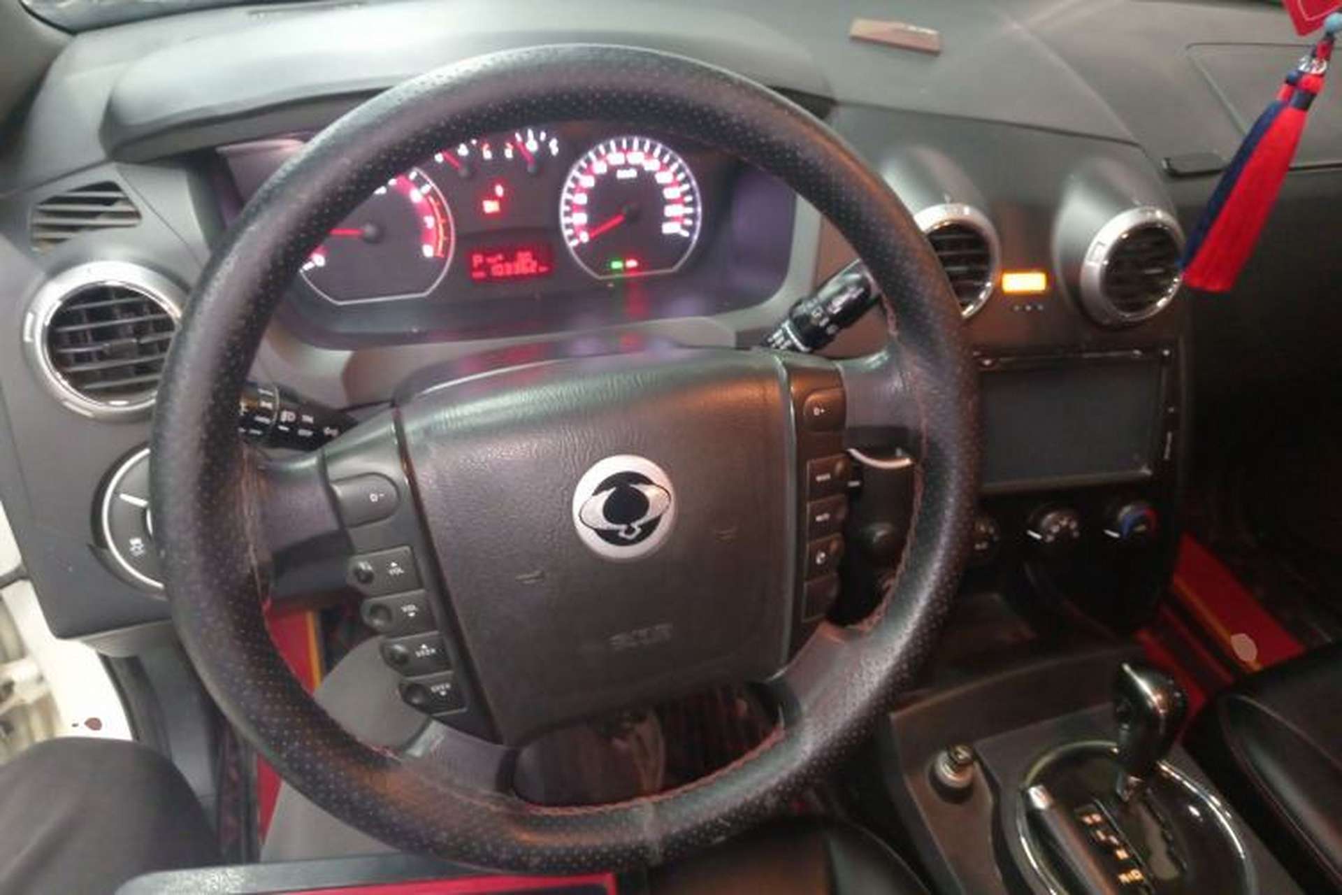 Used SsangYong Actyon 2014 2.3L Two-Wheel Drive Automatic Elite Gasoline Version Steering Wheel