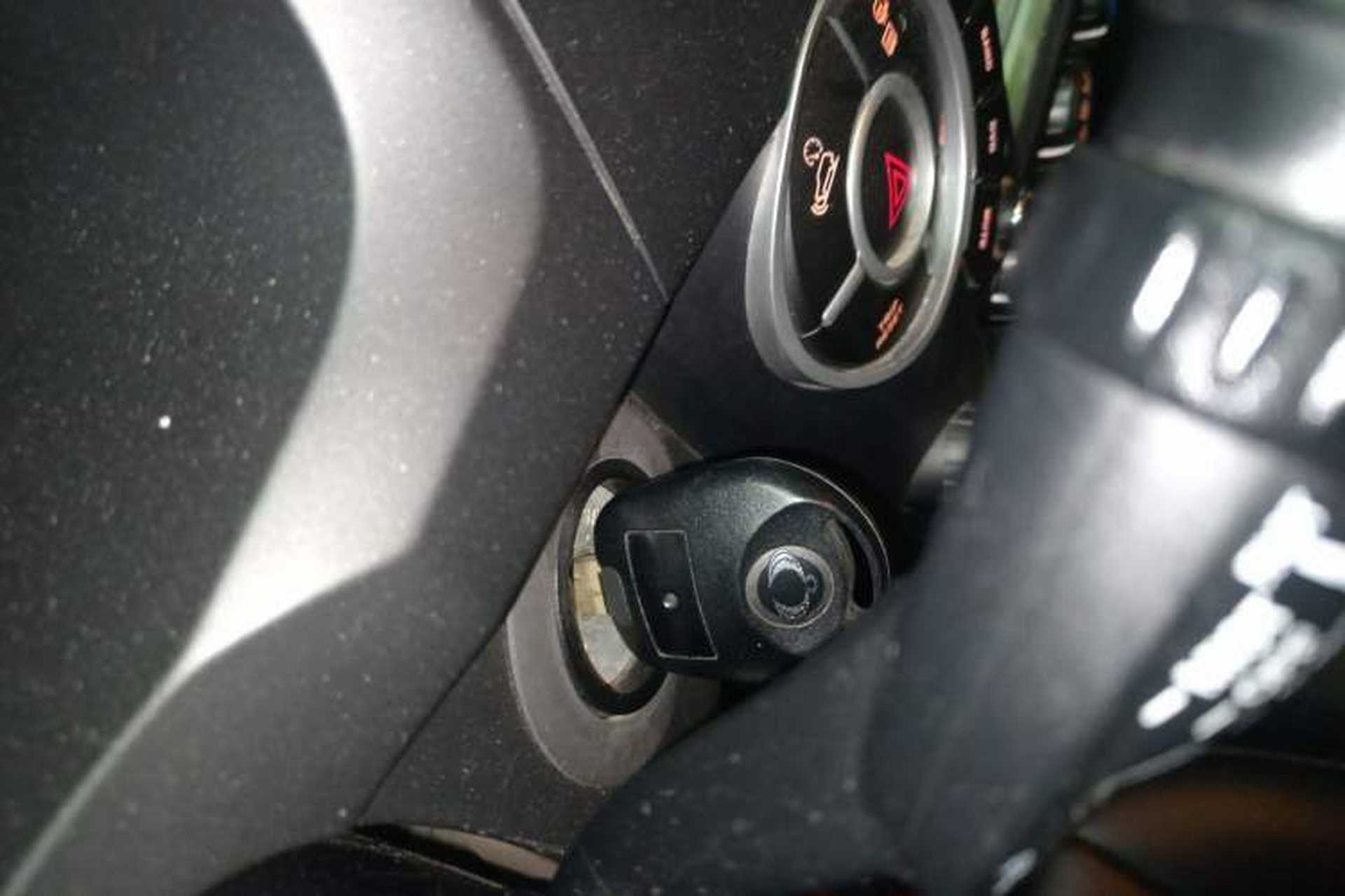 Used SsangYong Actyon 2014 2.3L Two-Wheel Drive Automatic Elite Gasoline Version Vehicle Key